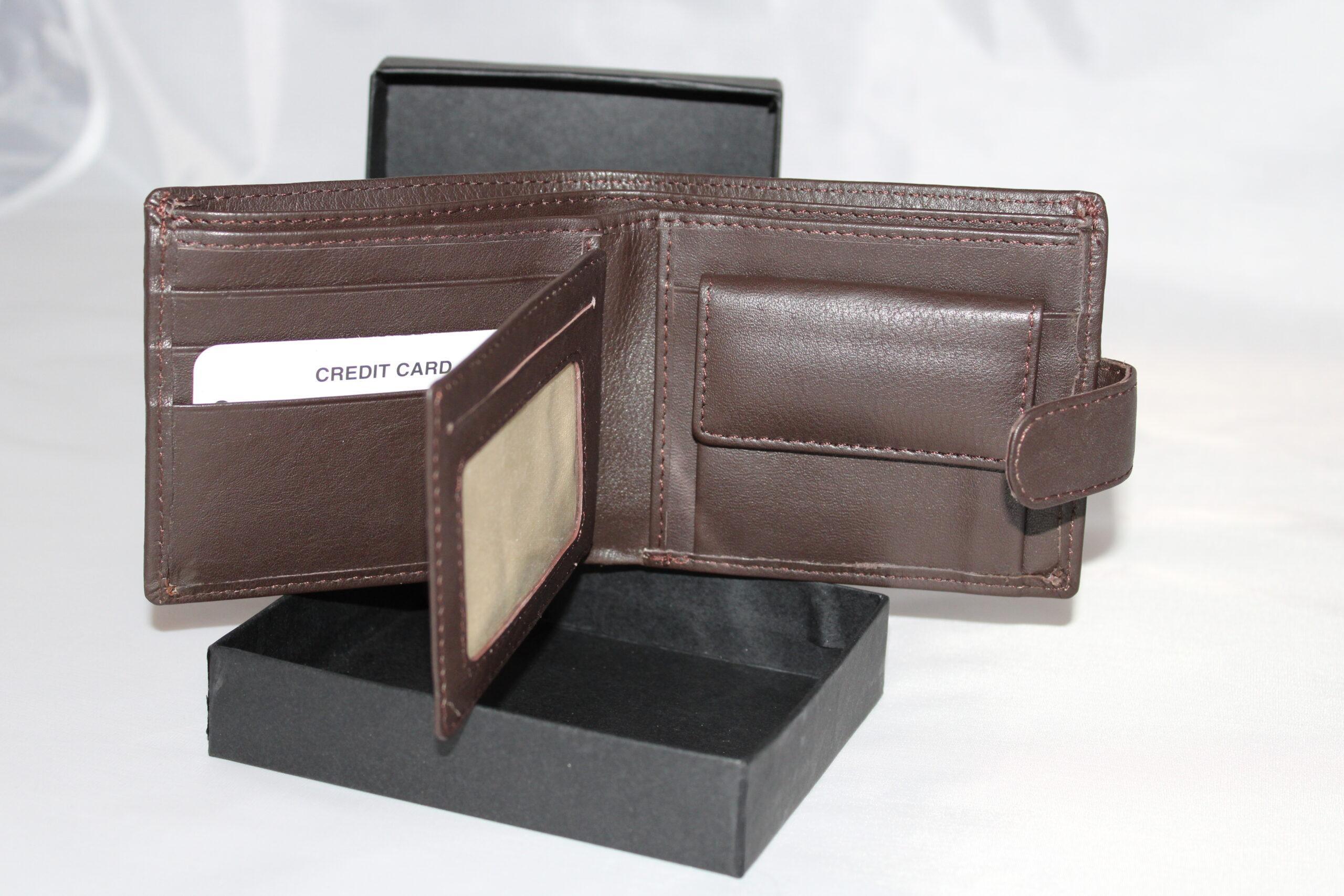 Mens-leather-wallet-light-brown-on-sale-at-Merchand-Cart Men's leather wallet light brown on sale at merchandcart.com