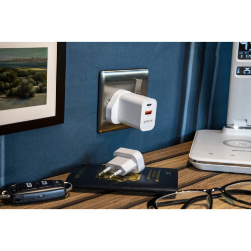 Groov-e-GVMA113-WE-universal-charger-plug-ow-Merch-&-Cart Groov-e-GVMA113-WE-universal-charger-plug-ow-Merch-&-Cart
